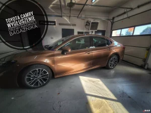 Read more about the article Toyota Camry – kompleksowe wygłuszenie Comfort Mat, CTK i STP Magma
