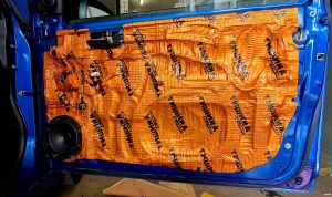 Read more about the article Suzuki – wygłuszenie drzwi pod głośniki Helix