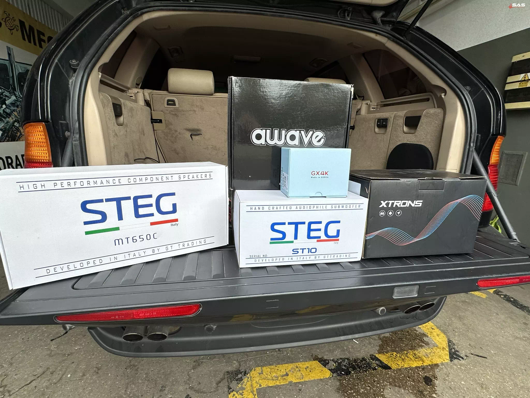You are currently viewing BMW X5 E53 – car audio, wygłuszenie drzwi i radio Android