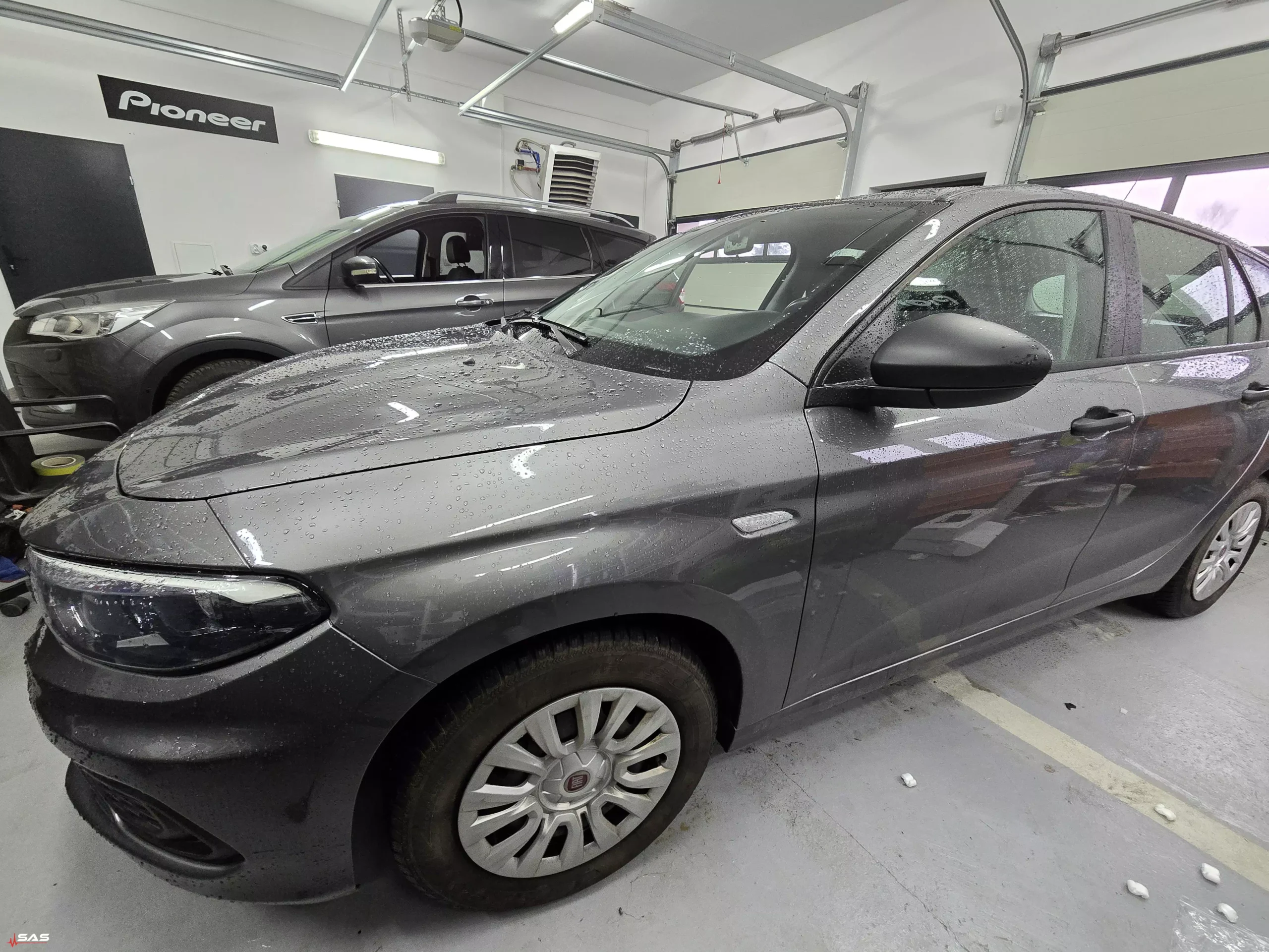 You are currently viewing Fiat Tipo 2019 – wygłuszenie drzwi STP i pianką K3S