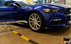 Read more about the article Ford Mustang – głośniki Gladen i wytłumienie drzwi