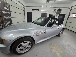 Read more about the article BMW Z3 – wygłuszenie bagażnika i tylnych nadkoli