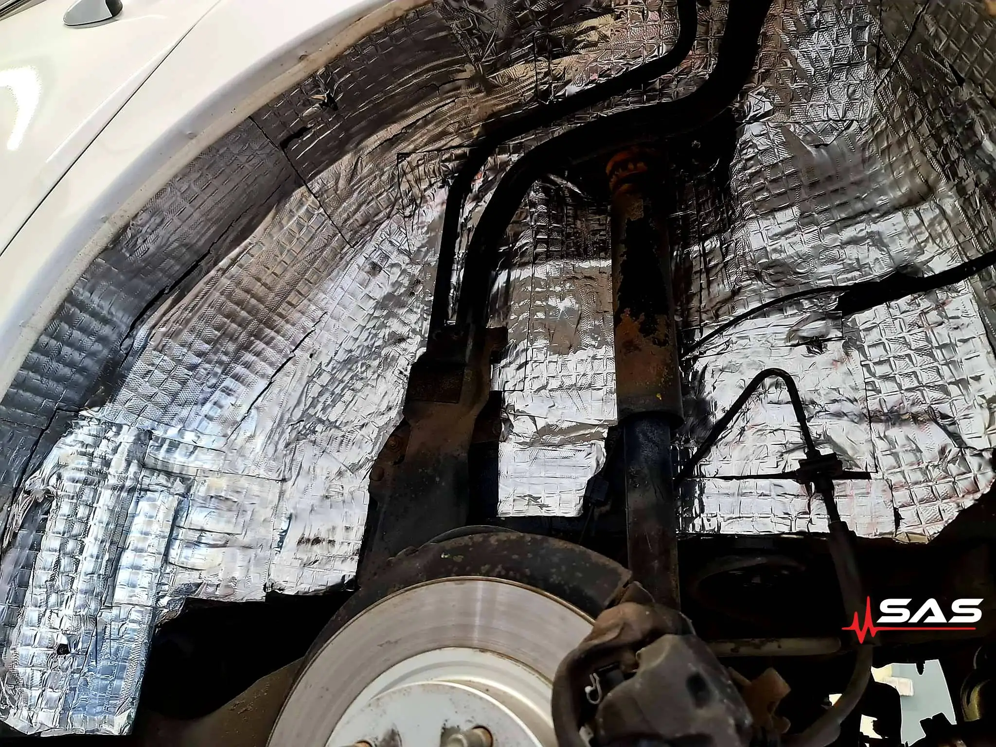 You are currently viewing Mazda 3 – wytłumienie drzwi, nadkoli i bagażnika